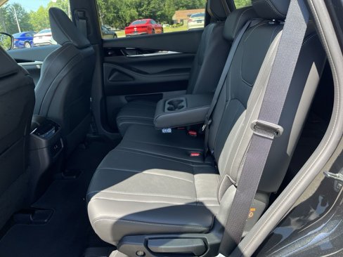 New 2025 INFINITI QX60 Pure image 8
