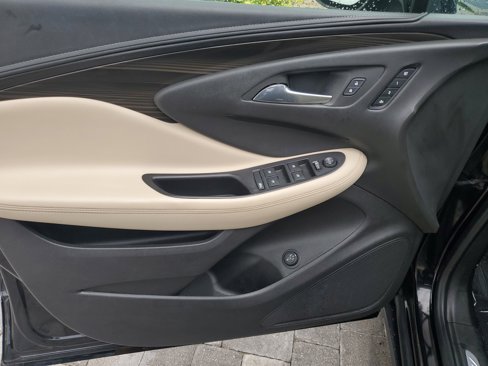 Used 2020 Buick Envision Essence image 17