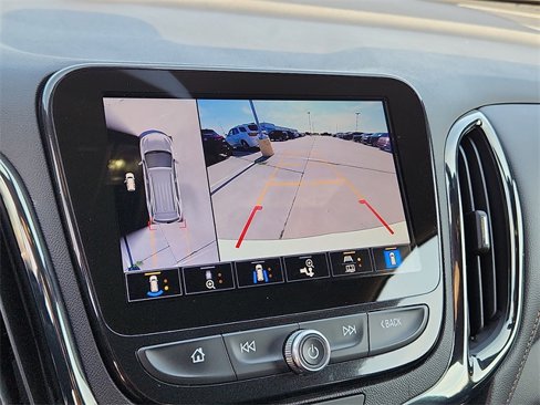 Used 2024 Chevrolet Equinox Premier image 13