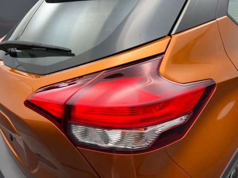 Used 2020 Nissan Kicks SR image 19