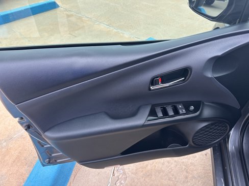 Used 2019 Toyota Prius image 6