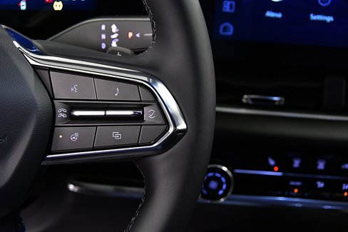 New 2025 Chevrolet Equinox LT image 19
