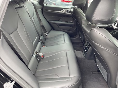 Used 2022 BMW i4 eDrive40 image 24