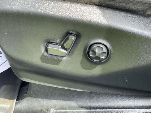 Used 2018 Chrysler Pacifica Touring Plus w/ S Appearance Package image 17