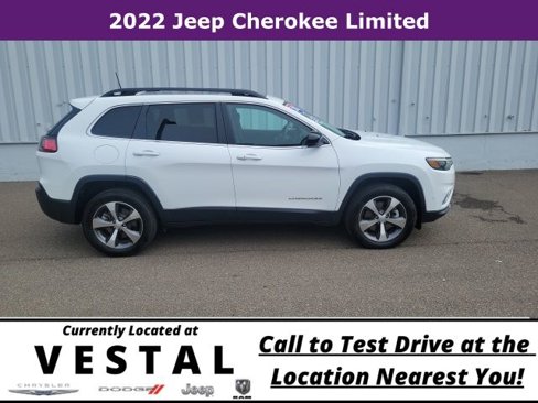Used 2022 Jeep Cherokee Limited image 3