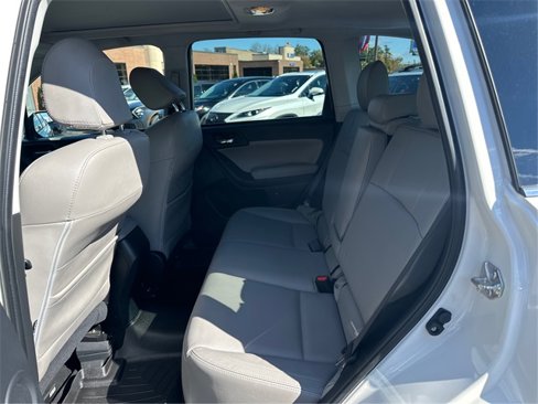 Used 2017 Subaru Forester 2.5i Limited image 10