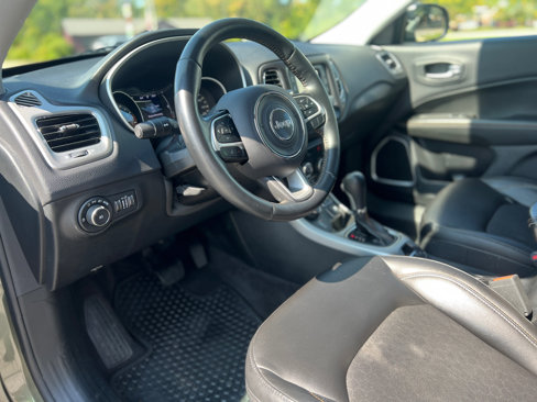 Used 2018 Jeep Compass Latitude w/ Cold Weather Group image 16