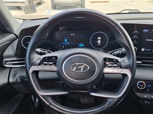 Used 2021 Hyundai Elantra SEL w/ Convenience Package image 12