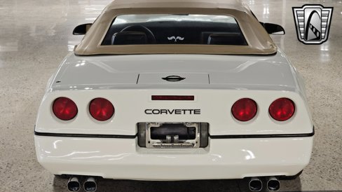 Used 1986 Chevrolet Corvette Convertible image 13