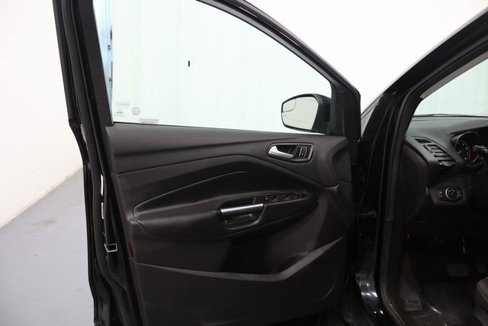 Used 2017 Ford Escape SE w/ SE Cold Weather Package image 9