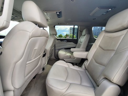 Used 2016 Cadillac Escalade ESV Luxury image 12