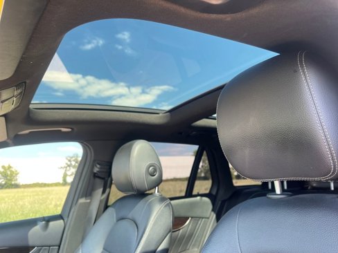 Used 2018 Mercedes-Benz GLC 300 4MATIC w/ Multimedia Package image 22