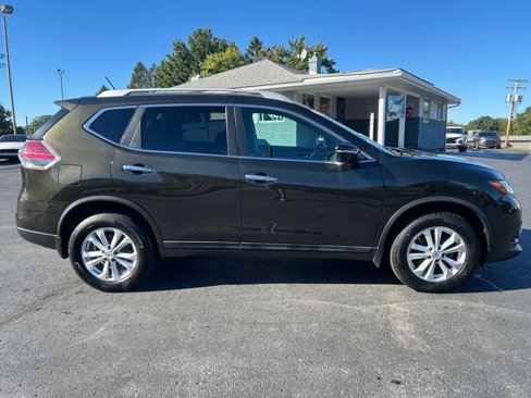 Used 2015 Nissan Rogue SV w/ SV Premium Package image 4