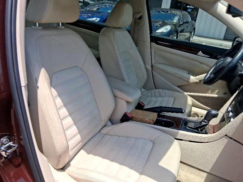 Used 2013 Volkswagen Passat TDI SEL Premium image 21