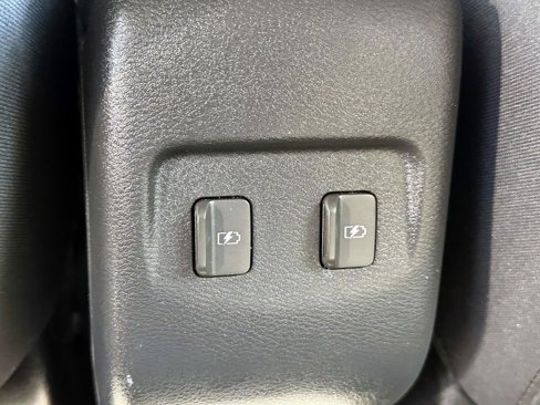 Certified 2022 Nissan Kicks SV image 11