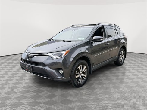 Used 2018 Toyota RAV4 XLE image 7