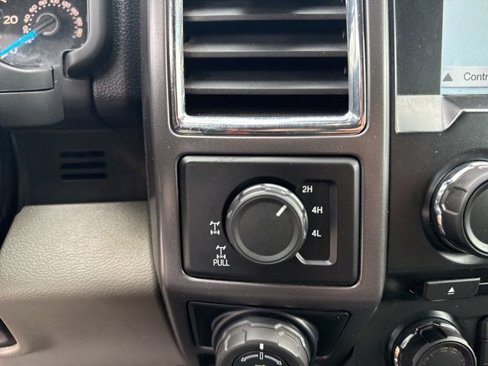 Used 2016 Ford F150 XLT w/ Equipment Group 302A Luxury image 28