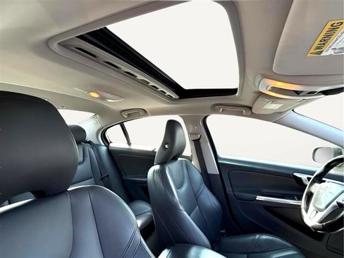 Used 2018 Volvo S60 T5 Inscription Platinum image 23