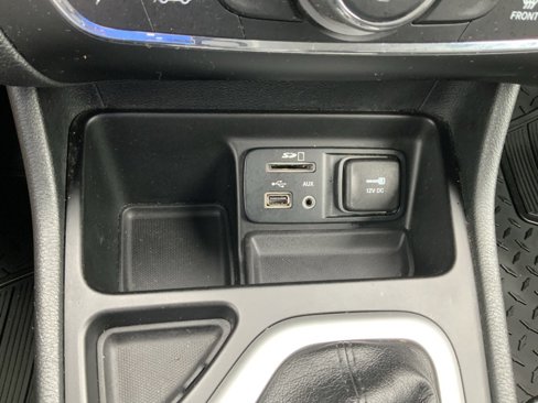 Used 2014 Jeep Cherokee Latitude w/ Comfort/Convenience Group image 42