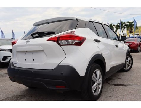 Used 2020 Nissan Kicks S image 7