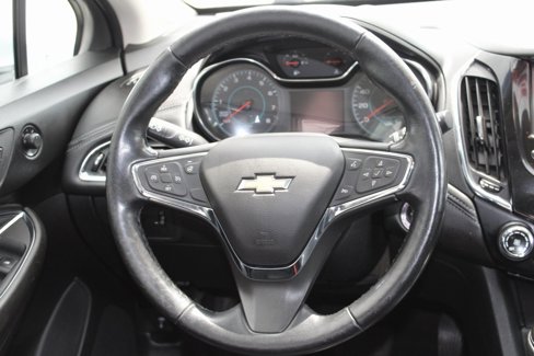 Used 2018 Chevrolet Cruze Premier image 25