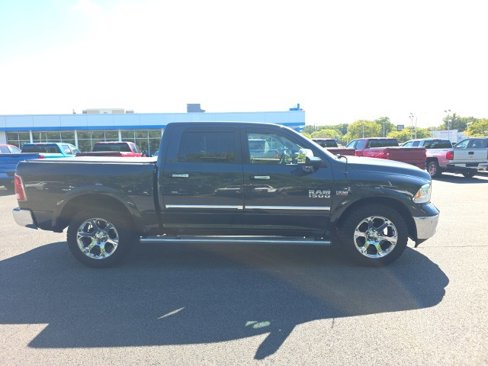 Used 2014 RAM 1500 Laramie w/ Convenience Group image 4