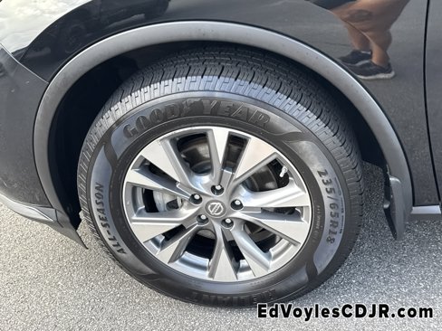 Used 2015 Nissan Murano S image 14