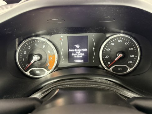 Used 2016 Jeep Renegade 75th Anniversary image 18