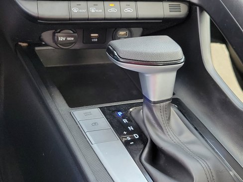Used 2023 Hyundai Elantra SEL image 17