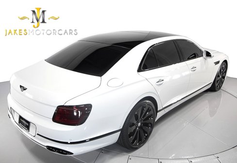 Used 2021 Bentley Flying Spur V8 image 11