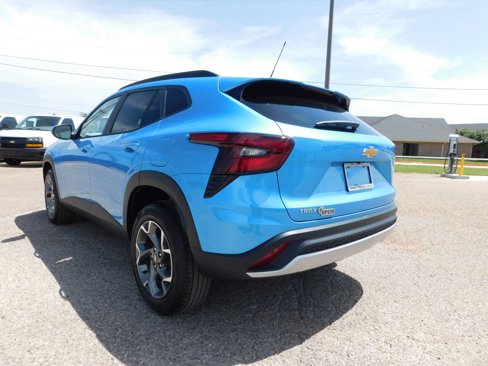 New 2025 Chevrolet Trax LT w/ Driver Confidence Package image 3