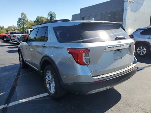 Used 2020 Ford Explorer XLT w/ Equipment Group 202A image 7