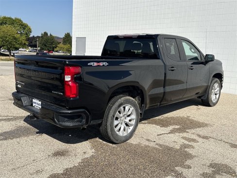 Used 2020 Chevrolet Silverado 1500 Custom w/ Custom Value Package image 13
