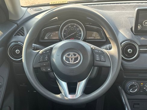 Used 2018 Toyota Yaris iA image 12