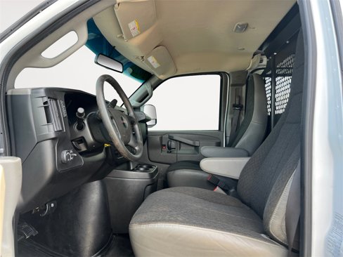 Used 2023 GMC Savana 2500 w/ Driver Convenience Package image 9