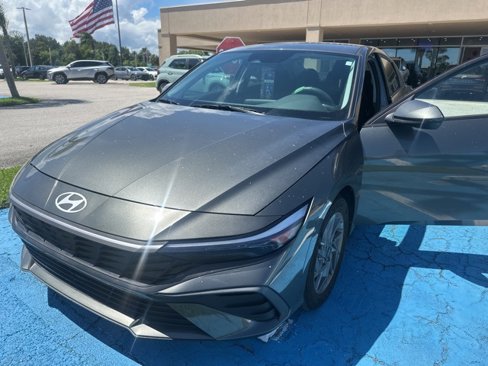 Certified 2024 Hyundai Elantra SEL image 1