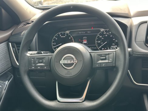 Used 2023 Nissan Rogue S image 23