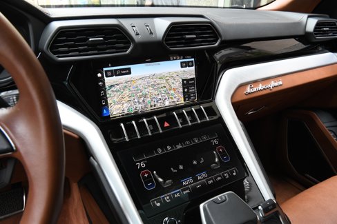 Used 2021 Lamborghini Urus image 16