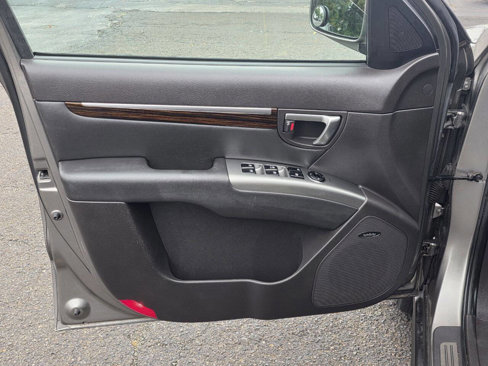 Used 2011 Hyundai Santa Fe Limited w/ Navigation Pkg 4 image 9