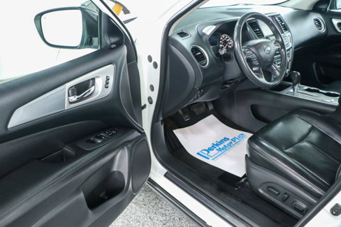 Used 2018 Nissan Pathfinder SL w/ Cargo Package image 3