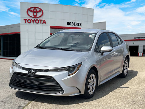 Used 2026 Toyota Corolla LE image 3