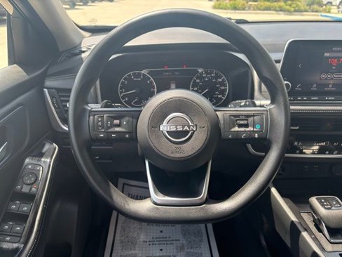 Used 2024 Nissan Rogue SV image 9