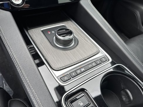 Used 2017 Jaguar F-PACE S image 26