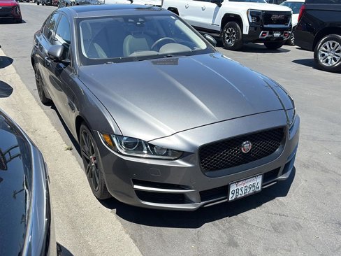 Used 2017 Jaguar XE Prestige image 7