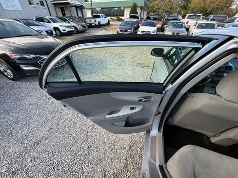 Used 2012 Toyota Corolla LE image 33