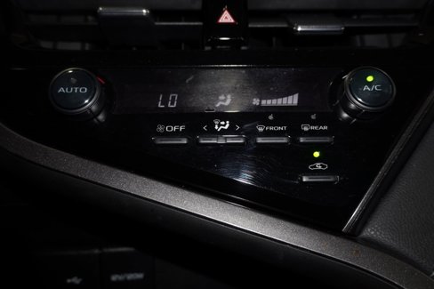 Certified 2021 Toyota Camry SE image 17