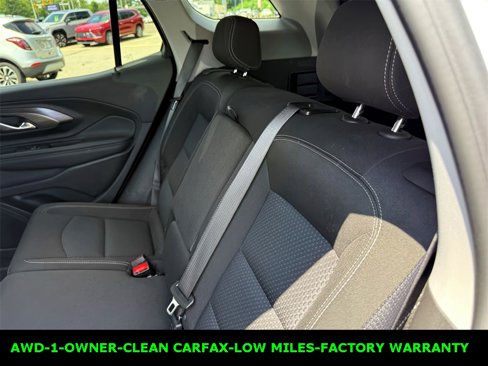 Used 2024 GMC Terrain SLE image 9