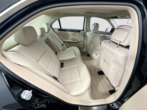 Used 2016 Mercedes-Benz E 350 4MATIC Sedan image 21