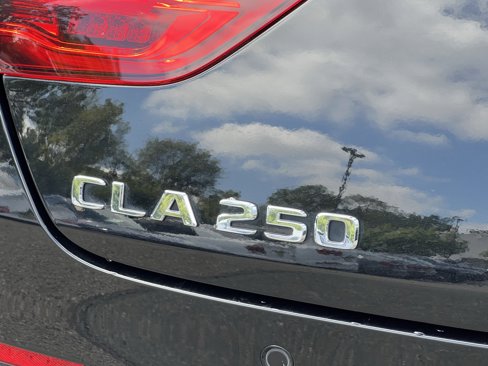 Used 2022 Mercedes-Benz CLA 250 4MATIC image 26