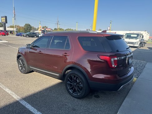 Used 2016 Ford Explorer XLT w/ Equipment Group 202A image 3